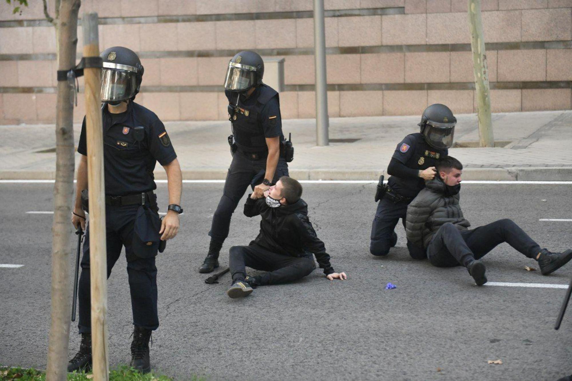 Cargas entrevías Gago. 24 sept